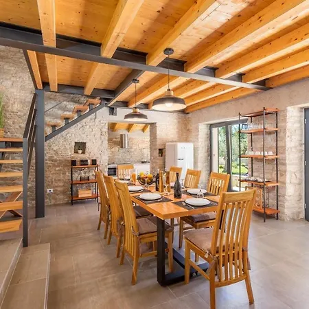 Casa 42 * Butkovići