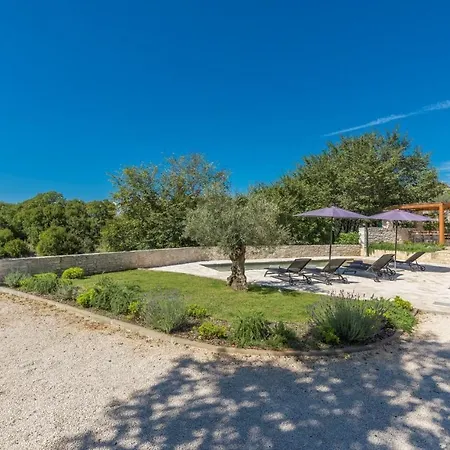 Vila Casa 42 *